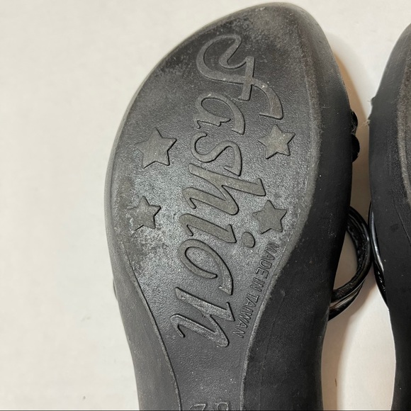 Fresa Black and Silver Sandals - Picture 6 of 9